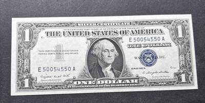 【金马踏春，泉马奔腾】2026 年新年贺岁场，（定于年初五接财神截拍）祝各位老板马到成功，马上有钱，愿岁岁平安喜乐顺遂 - 全新少见 1957 年蓝印版美国 1 美元，尾号 550，人三号