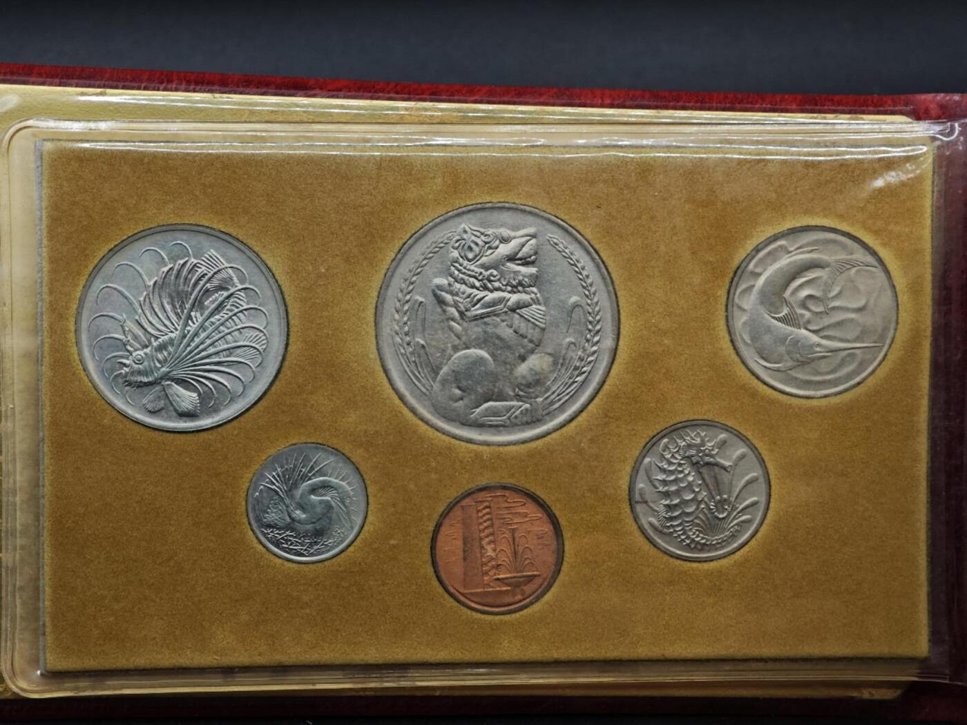 【淘币小摊】实时拍第八百七十拍   银币套币场    年前最后一场周一预留全部发出 本场无中意拍品可私信周日发货请更换最新收货地址不方便收货的请勿参拍或者顺丰到付 新加坡1976年龙年生肖套币