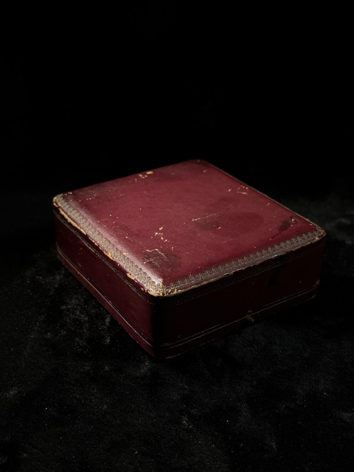 欢庆春节！戎马世界章牌大赏第111期春节大拍 玻利维亚安第斯秃鹫勋章星芒章，银制，法国亚瑟贝特朗制造，珐琅有损