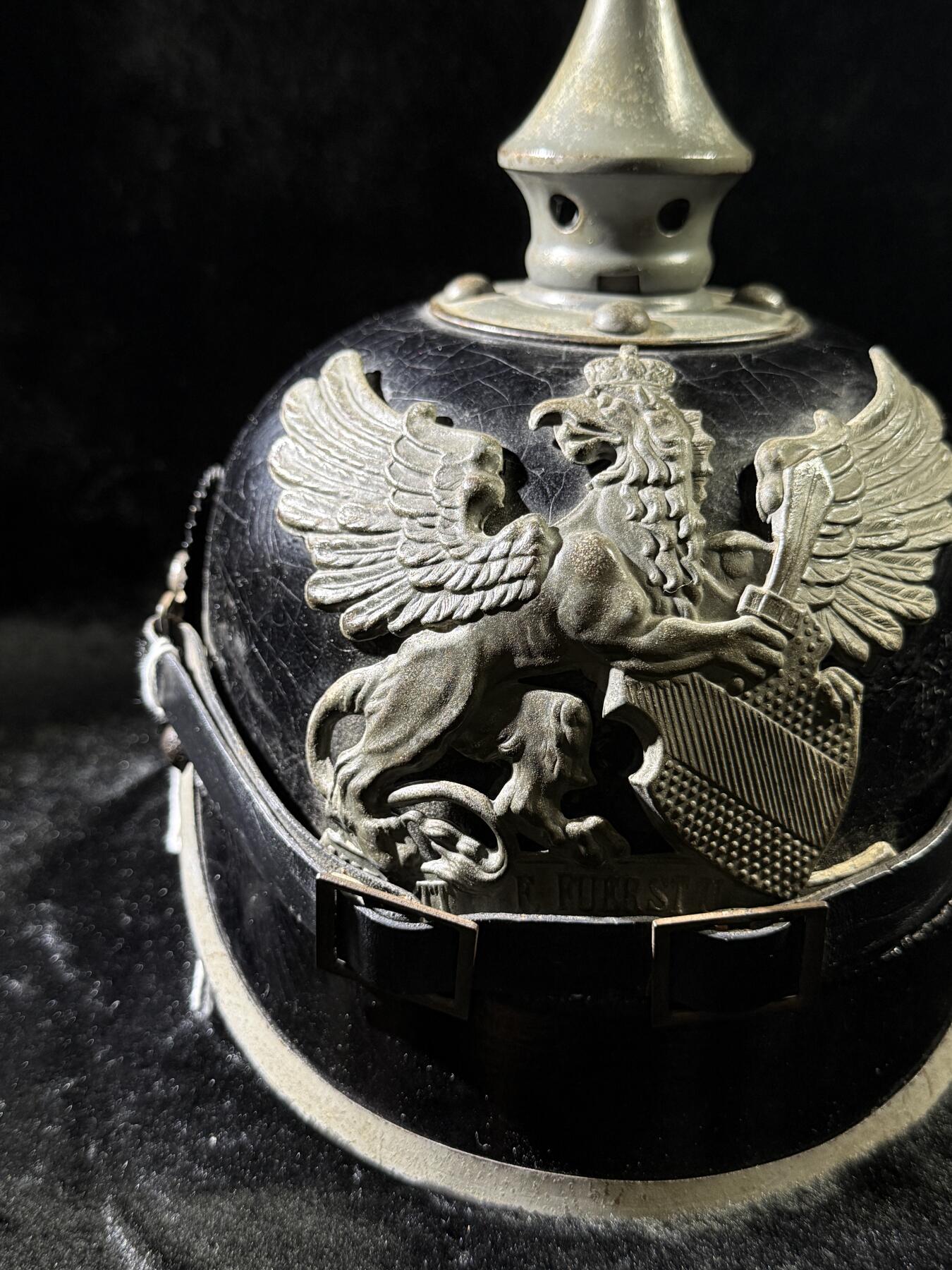 欢庆春节！戎马世界章牌大赏第111期春节大拍 巴登公国1915式尖顶盔，内部长轴约17cm，短轴约15cm