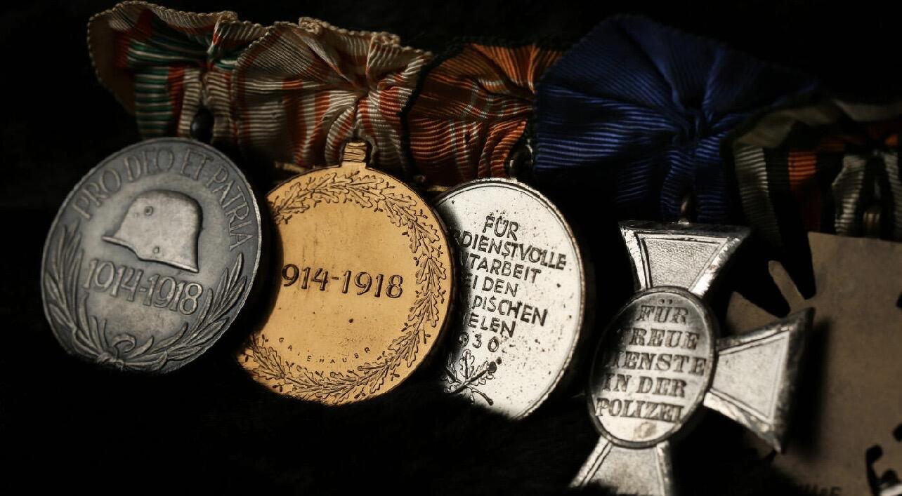 杂勋专场 德国1936柏林奥运会奖章与二级铁十字勋章礼服挂六联排，该联排二级铁十字勋章为非常少见的aws产二战制造的一战二级铁十字勋章