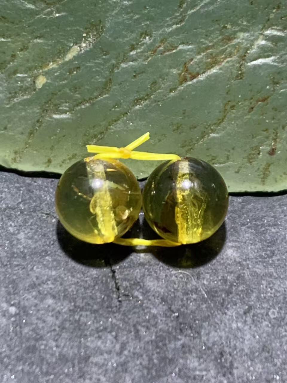 天然金珀通货圆珠一对