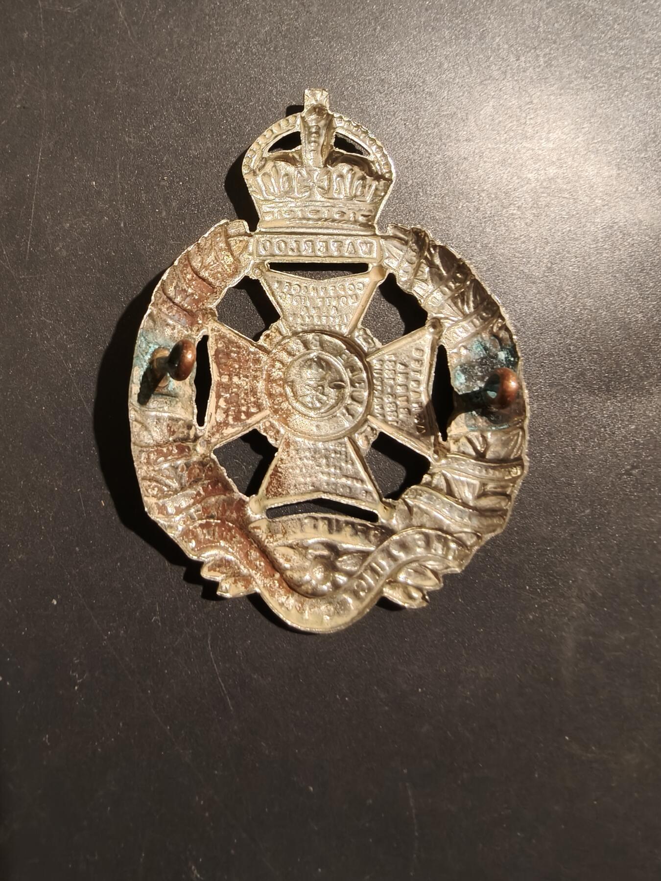 老王徽章第181期 英国亲王属步枪旅帽徽    一战时期