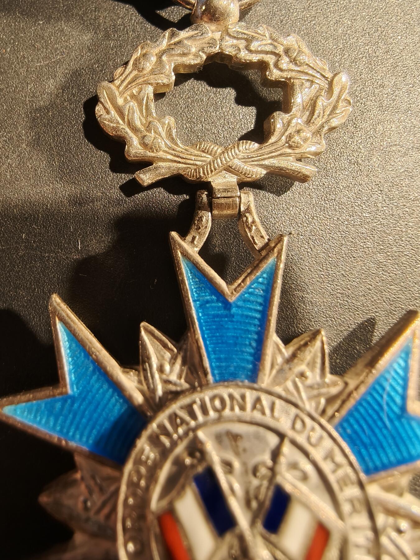 老王徽章第181期 法国骑士级国家功勋勋章    原盒    早期950银质珐琅     24.4g