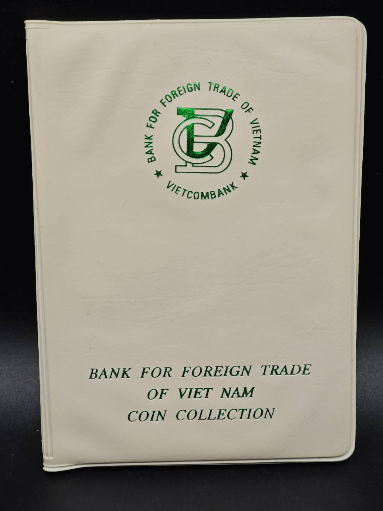 【淘币小摊】实时拍第八百七十拍   银币套币场    年前最后一场周一预留全部发出 本场无中意拍品可私信周日发货请更换最新收货地址不方便收货的请勿参拍或者顺丰到付 越南银行发行硬币收藏册