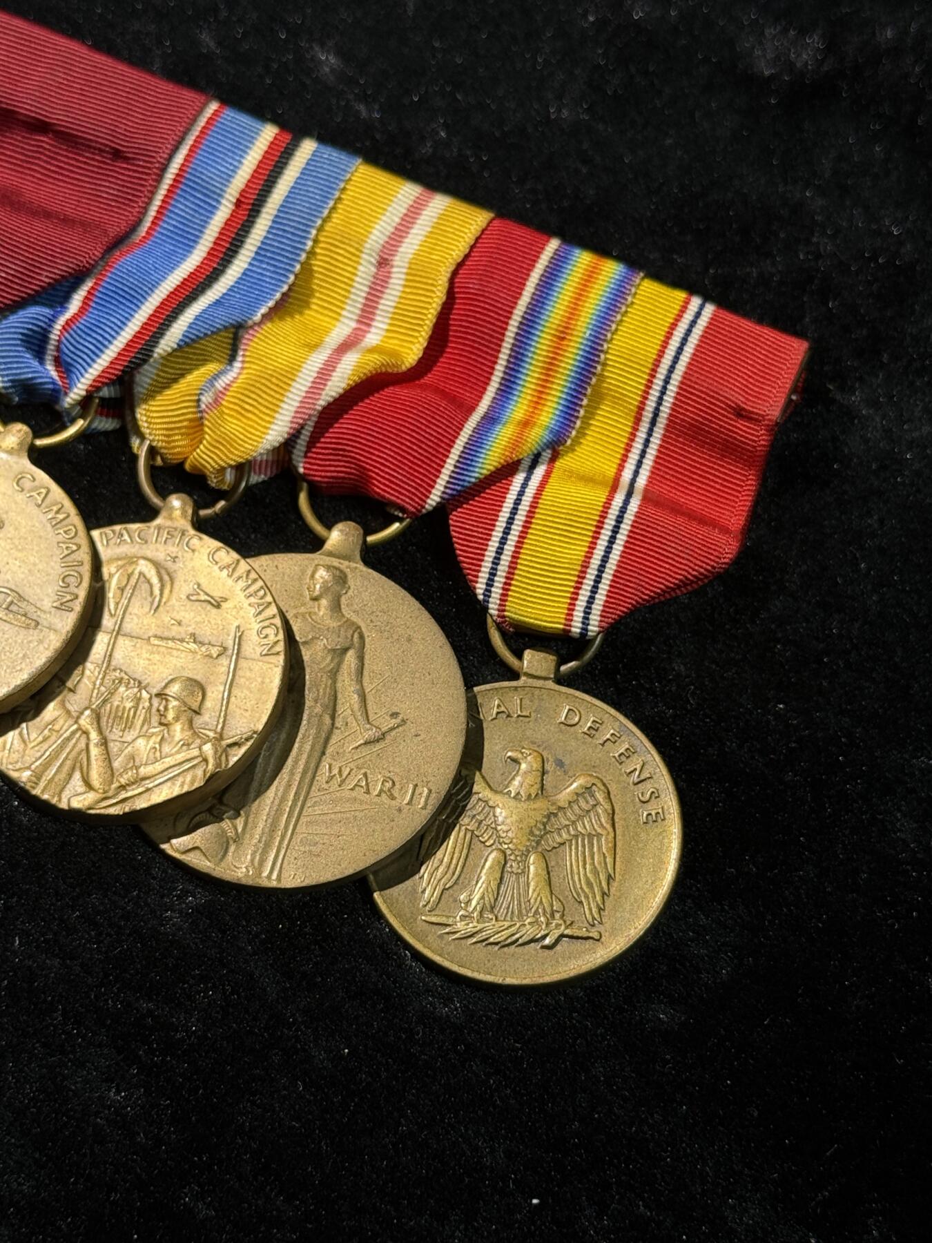 欢庆春节！戎马世界章牌大赏第111期春节大拍 美国海军良好服役联排