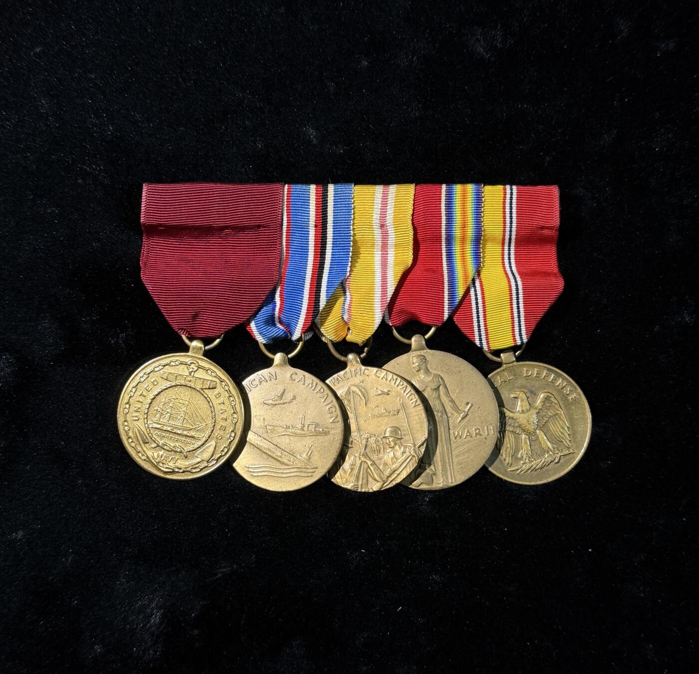 欢庆春节！戎马世界章牌大赏第111期春节大拍 美国海军良好服役联排