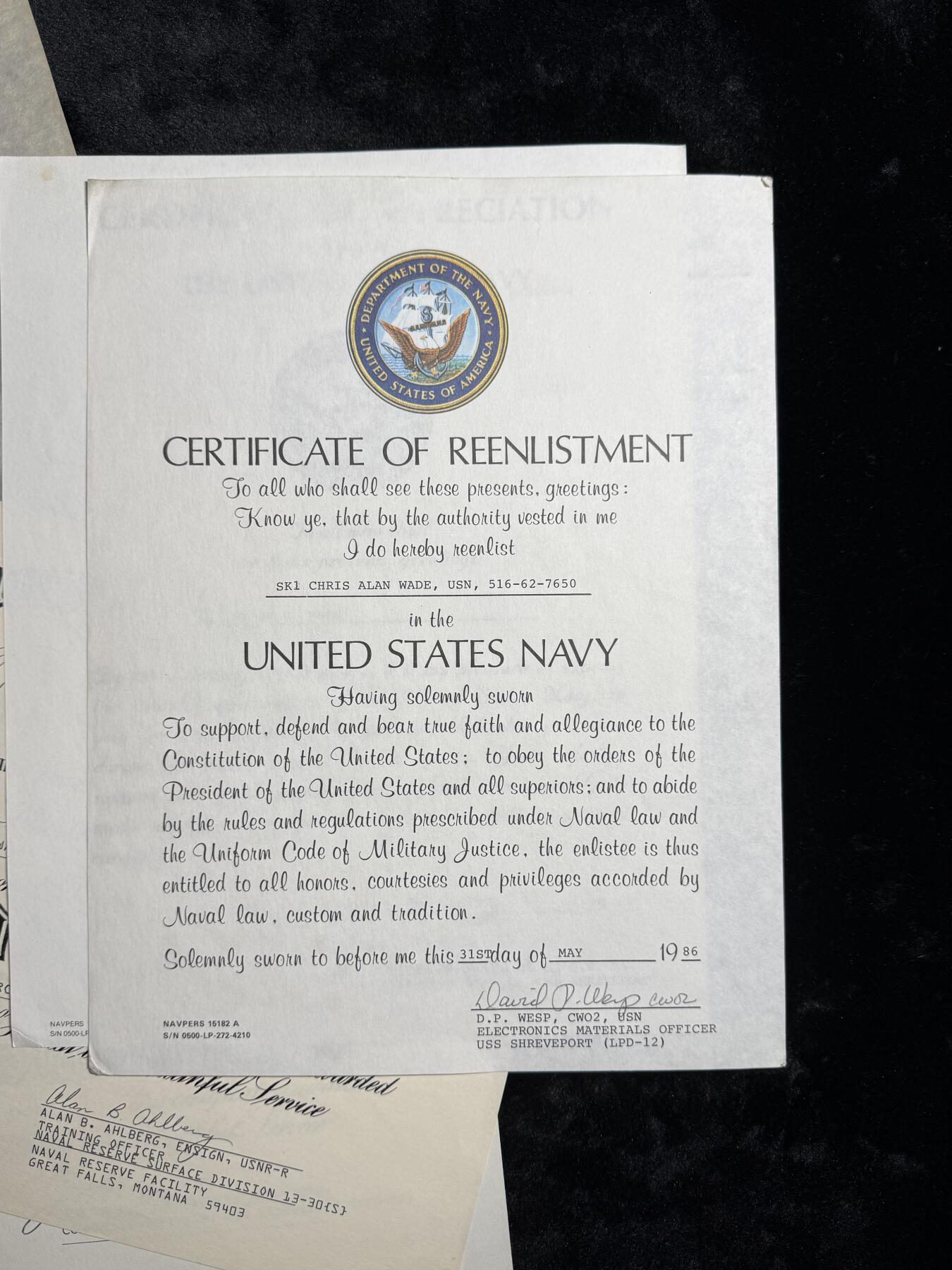 欢庆春节！戎马世界章牌大赏第111期春节大拍 美国太平洋舰队潜艇水兵证书套，得主在USS Barbel (SS-580) 号潜艇担任首席仓库管理员