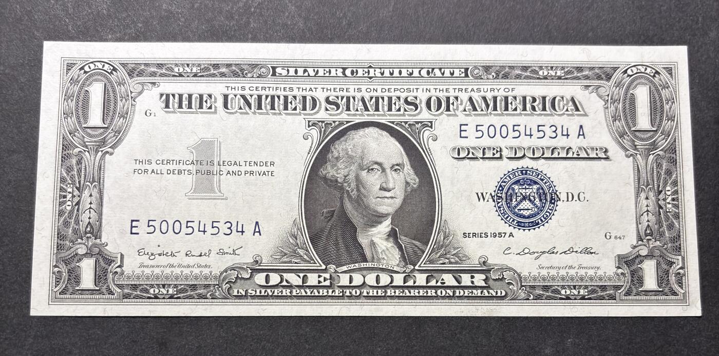 【金马踏春，泉马奔腾】2026 年新年贺岁场，（定于年初五接财神截拍）祝各位老板马到成功，马上有钱，愿岁岁平安喜乐顺遂 全新少见 1957 年蓝印版美国 1 美元，尾号 534