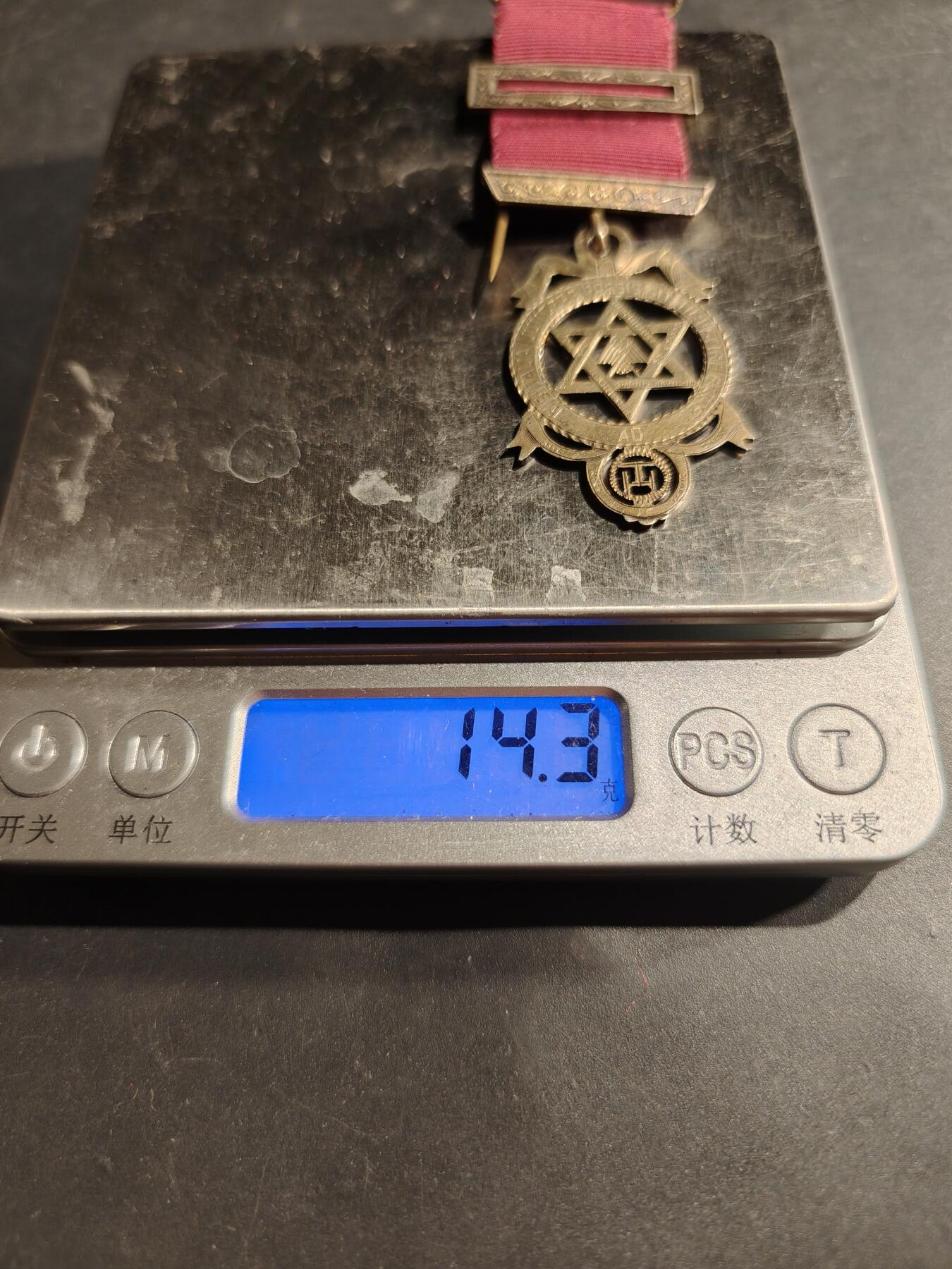 老王徽章第181期 英国共济会奖章    925银镀金    14.3g