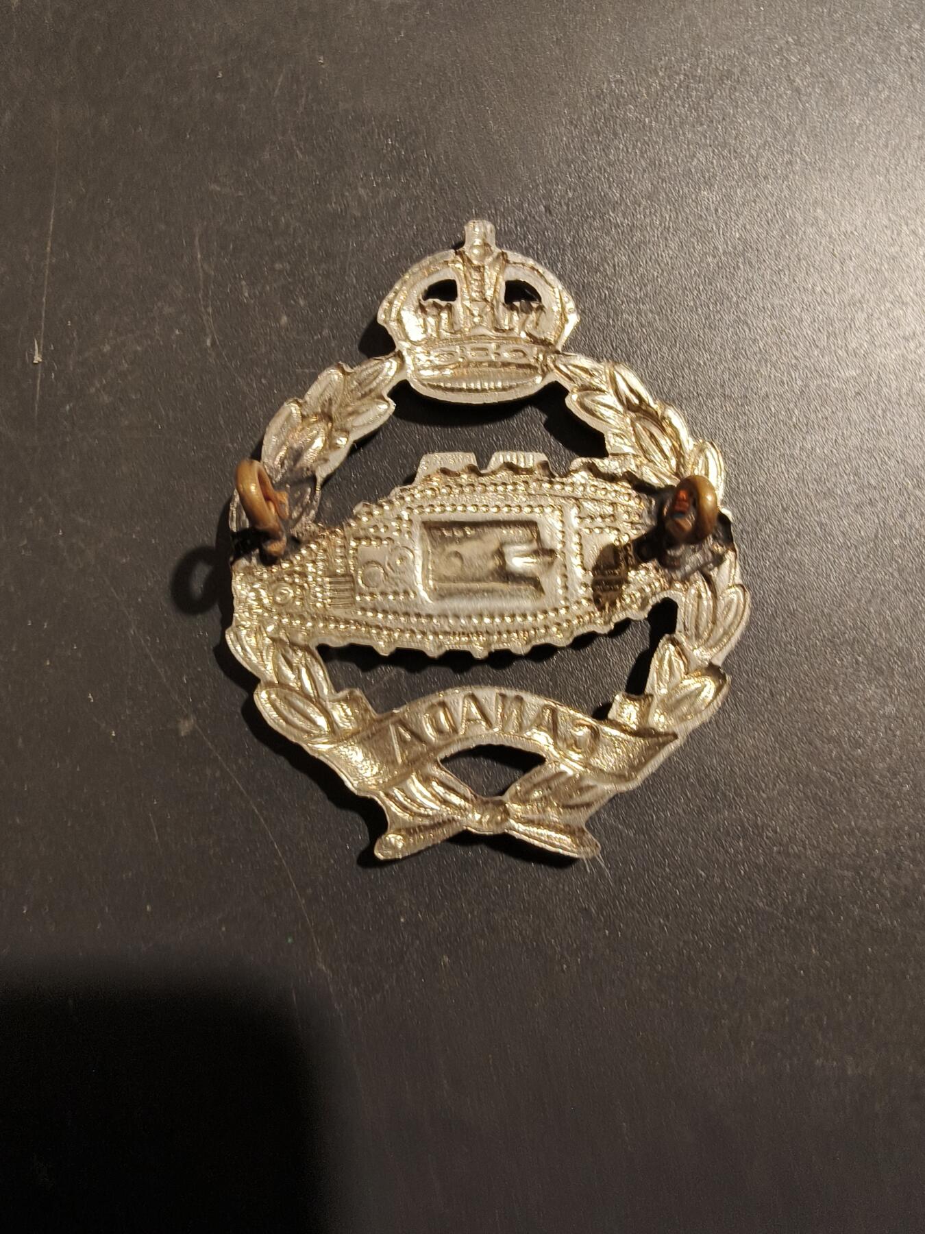 老王徽章第181期 英联邦皇家加拿大坦克团帽徽     二战时期