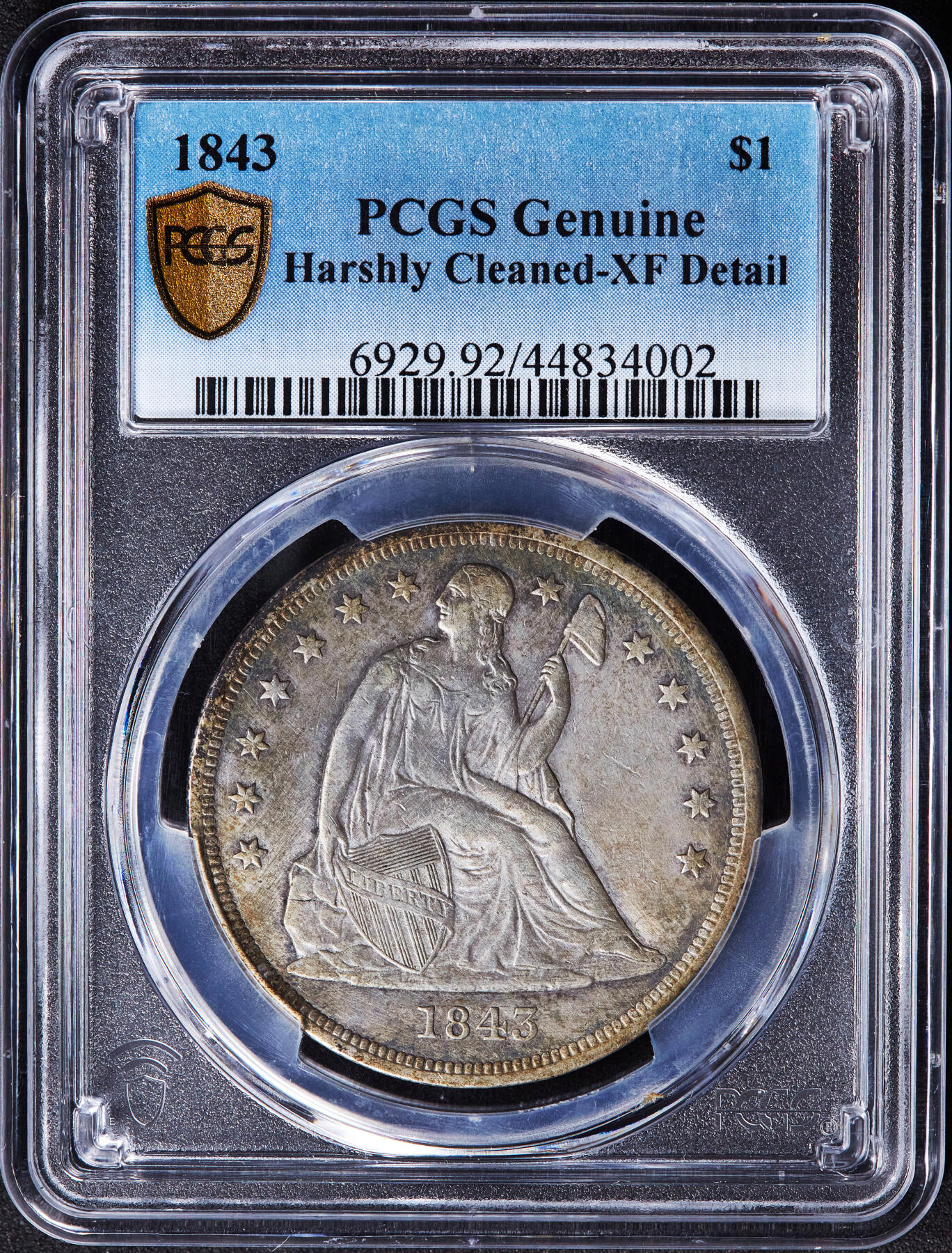 【俄甄集藏】马年新春第一拍 2026年(048)02-25星期三 晚 19:30 全场包邮 美国1843年坐人拿旗版1美元大银币，PCGS XFD，五彩包浆，名誉品种