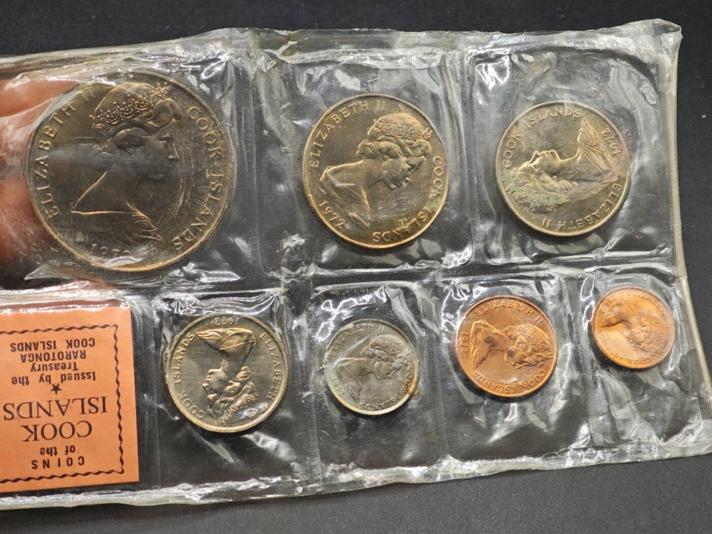 【淘币小摊】实时拍第八百七十拍   银币套币场    年前最后一场周一预留全部发出 本场无中意拍品可私信周日发货请更换最新收货地址不方便收货的请勿参拍或者顺丰到付 库克群岛1972年塑封套币