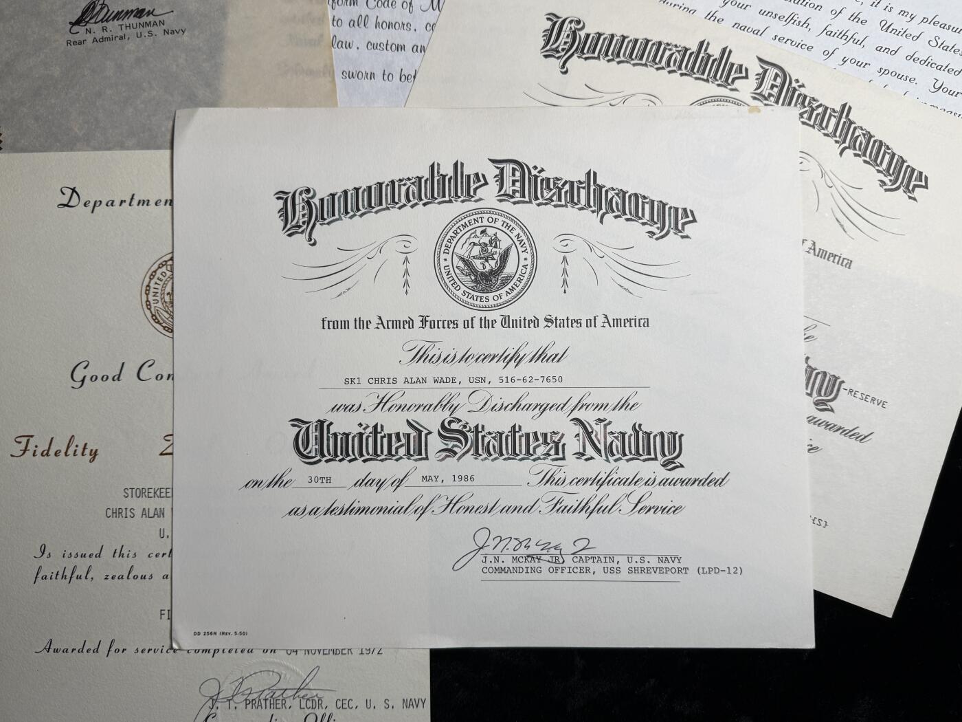 欢庆春节！戎马世界章牌大赏第111期春节大拍 美国太平洋舰队潜艇水兵证书套，得主在USS Barbel (SS-580) 号潜艇担任首席仓库管理员