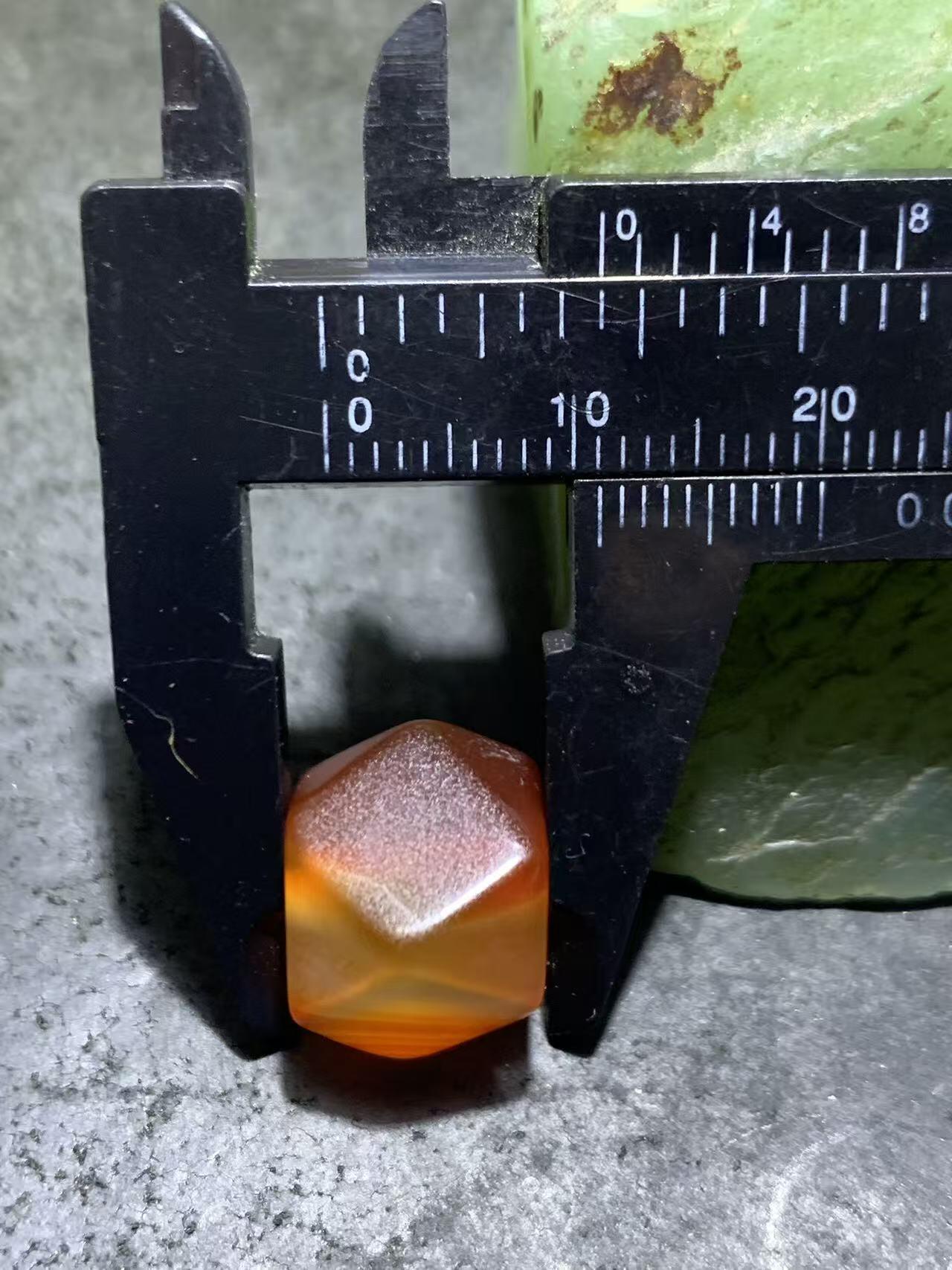 精美高玉化冻料天眼纹缠丝玛瑙唐八棱珠一颗，