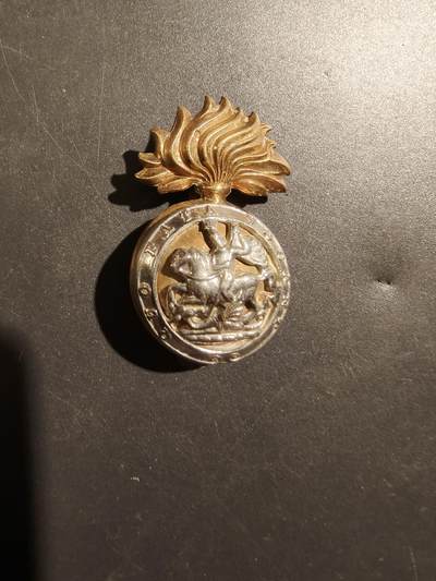 老王徽章第181期 - 英国皇家诺森柏兰燧发枪团帽徽     一战时期