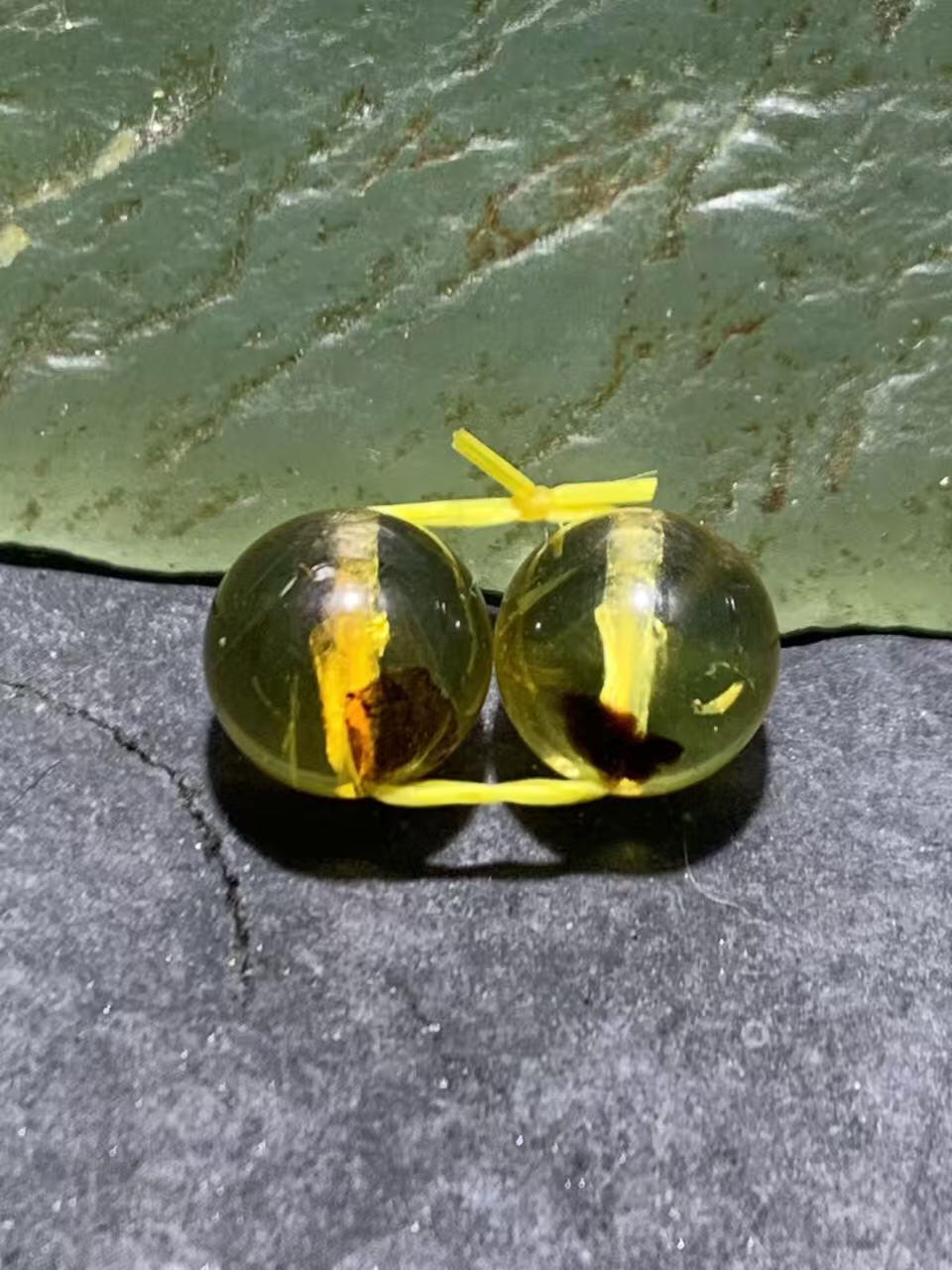 天然金珀通货圆珠一对