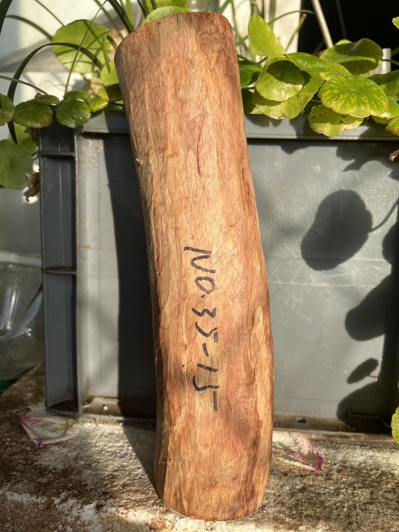 零元拍：NO.35-15海南黄花梨珠子把件料，外面白皮基本都去掉了，红肉打底花纹很漂亮。265/65/70MM