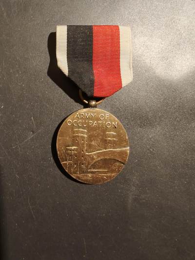 老王徽章第181期 - 美国陆军二战占领军服役奖章