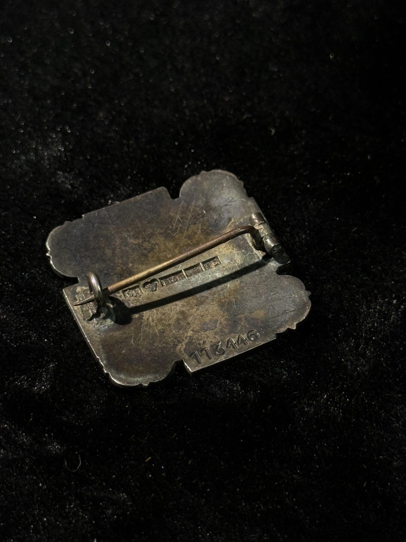 欢庆春节！戎马世界章牌大赏第111期春节大拍 芬兰 洛塔斯瓦德（女性准军事国防组织）证章 30-40年代银标 