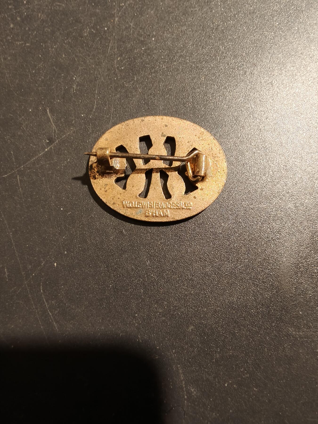 老王徽章第181期 英国二战本土军团证章    铜质珐琅