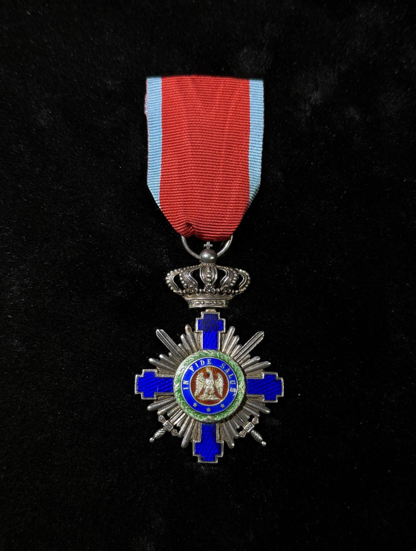 欢庆春节！戎马世界章牌大赏第111期春节大拍 罗马尼亚之星勋章，骑士级，珐琅有轻微磕碰