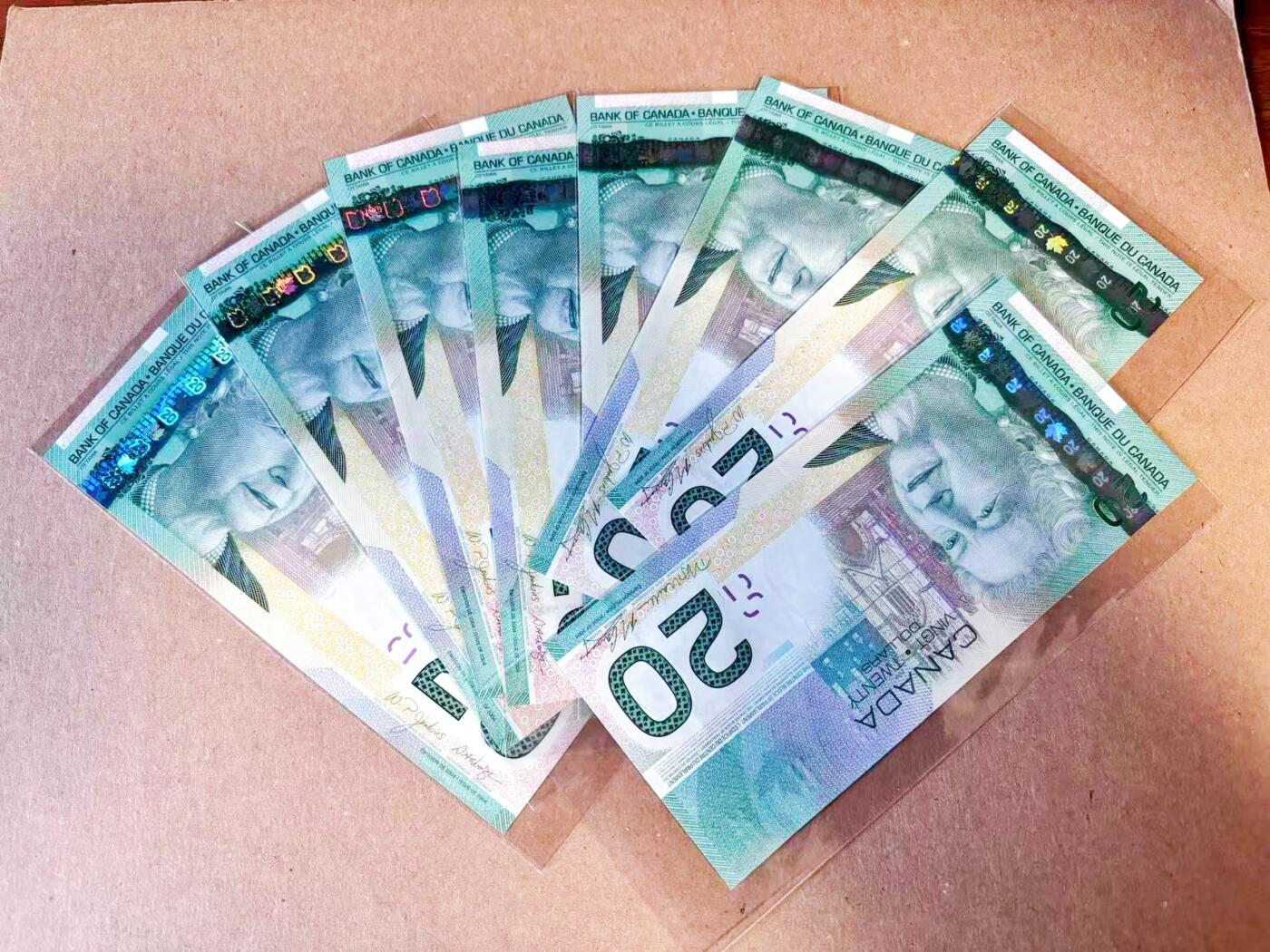 【Blue Auction】世界纸币精拍第785期——18级TOP拍卖/信誉/品质/专业/高效💫 【一组8张不同冠号及所有年份 含无47】加拿大 2004-2011年20元 全新UNC