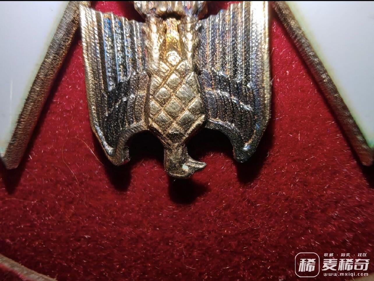 杂勋专场 德国战后原厂制作德三雄鹰勋章（银制热珐琅镀金）
