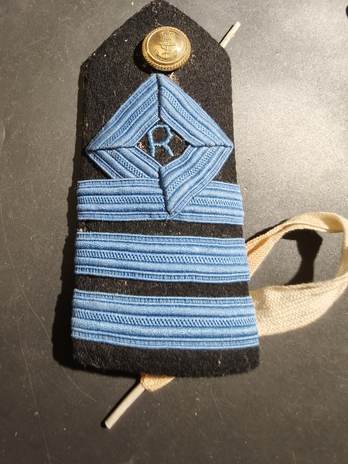 老王徽章第181期 英国皇家海军女子勤务队预备役二级军官肩章