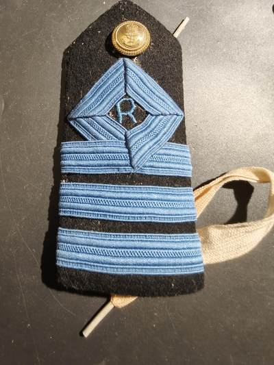 老王徽章第181期 - 英国皇家海军女子勤务队预备役二级军官肩章