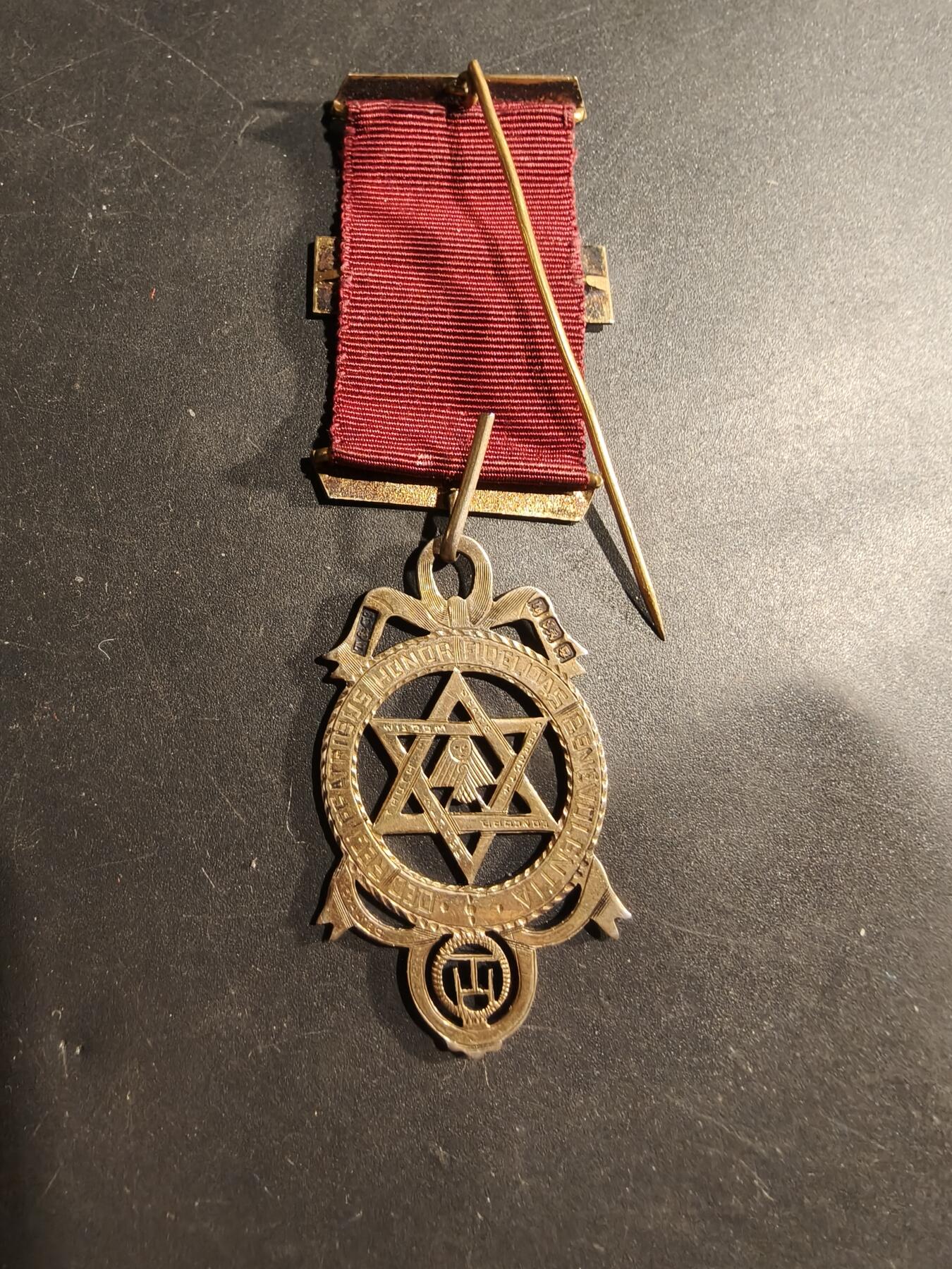老王徽章第181期 英国共济会奖章    925银镀金    14.3g