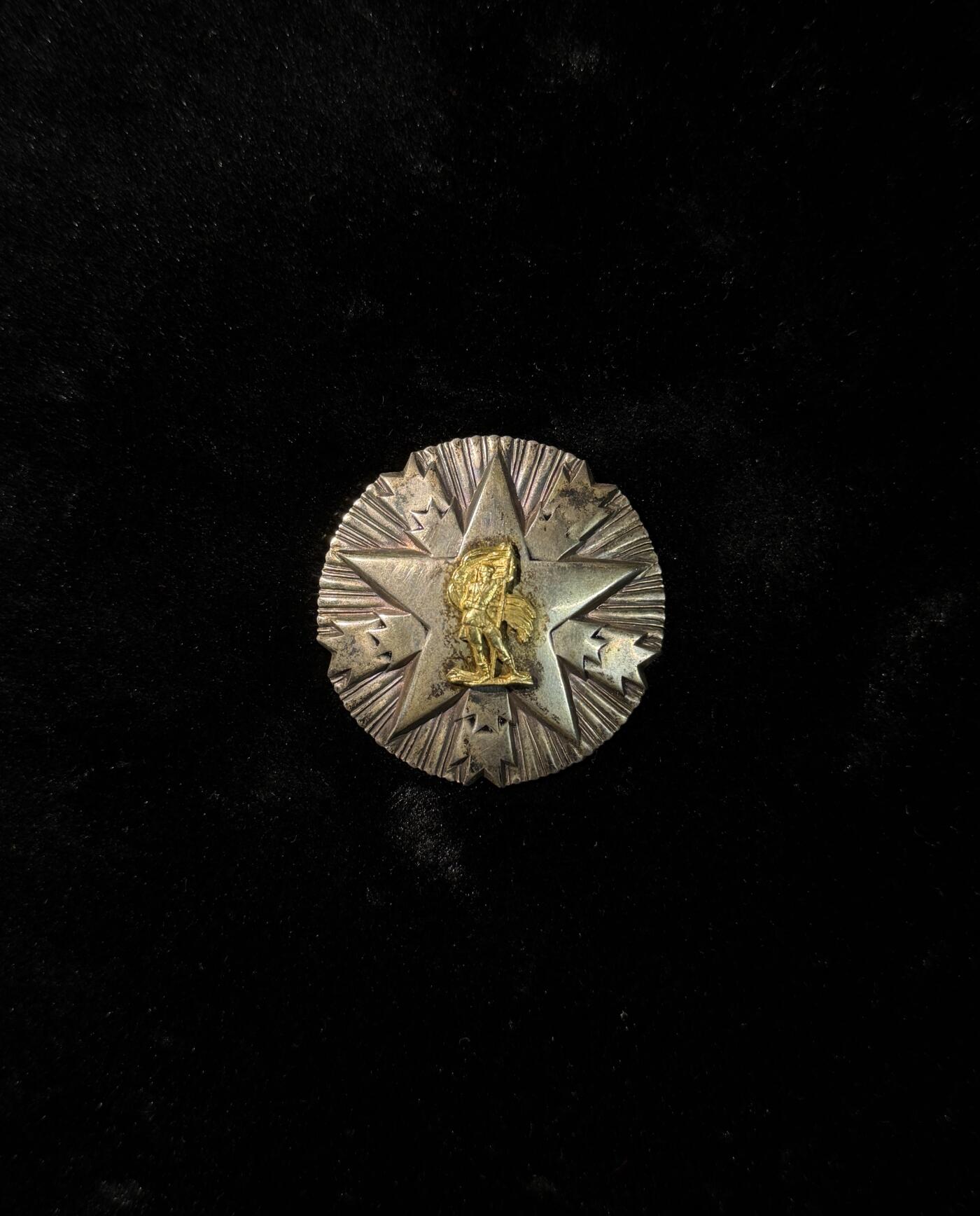 欢庆春节！戎马世界章牌大赏第111期春节大拍 南斯拉夫三级军事功勋，银制，轮改针版