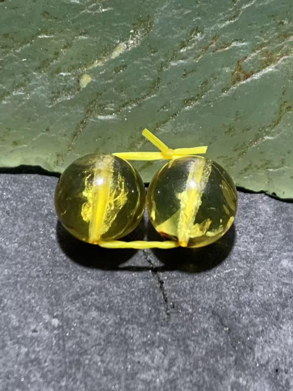 天然金珀通货圆珠一对