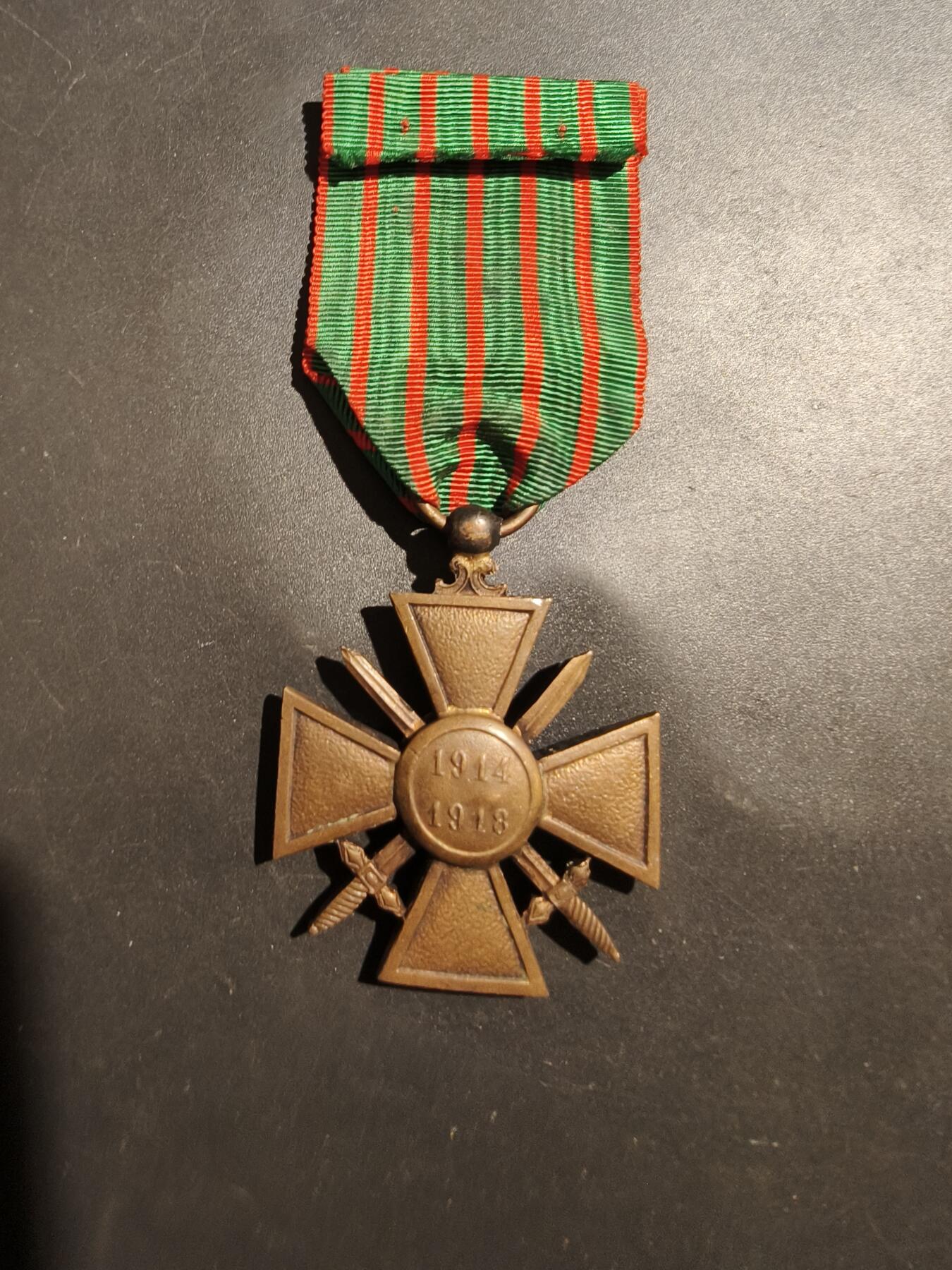 老王徽章第181期 法国1918版战争十字奖章   一颗铜星勋饰