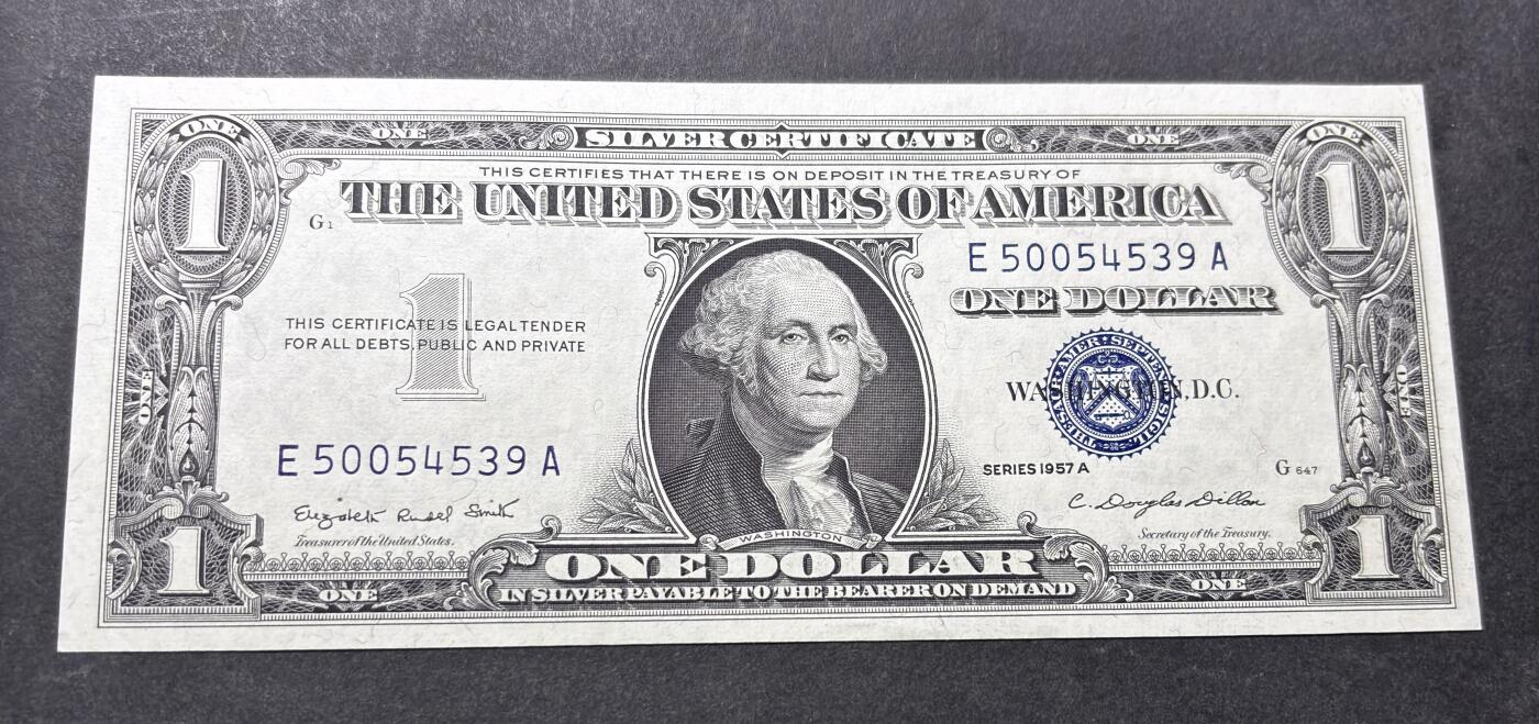 【金马踏春，泉马奔腾】2026 年新年贺岁场，（定于年初五接财神截拍）祝各位老板马到成功，马上有钱，愿岁岁平安喜乐顺遂 全新少见 1957 年蓝印版美国 1 美元，尾号 539