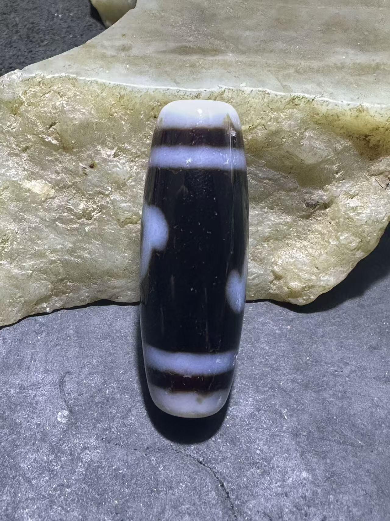 藏传度母随形天珠一颗，