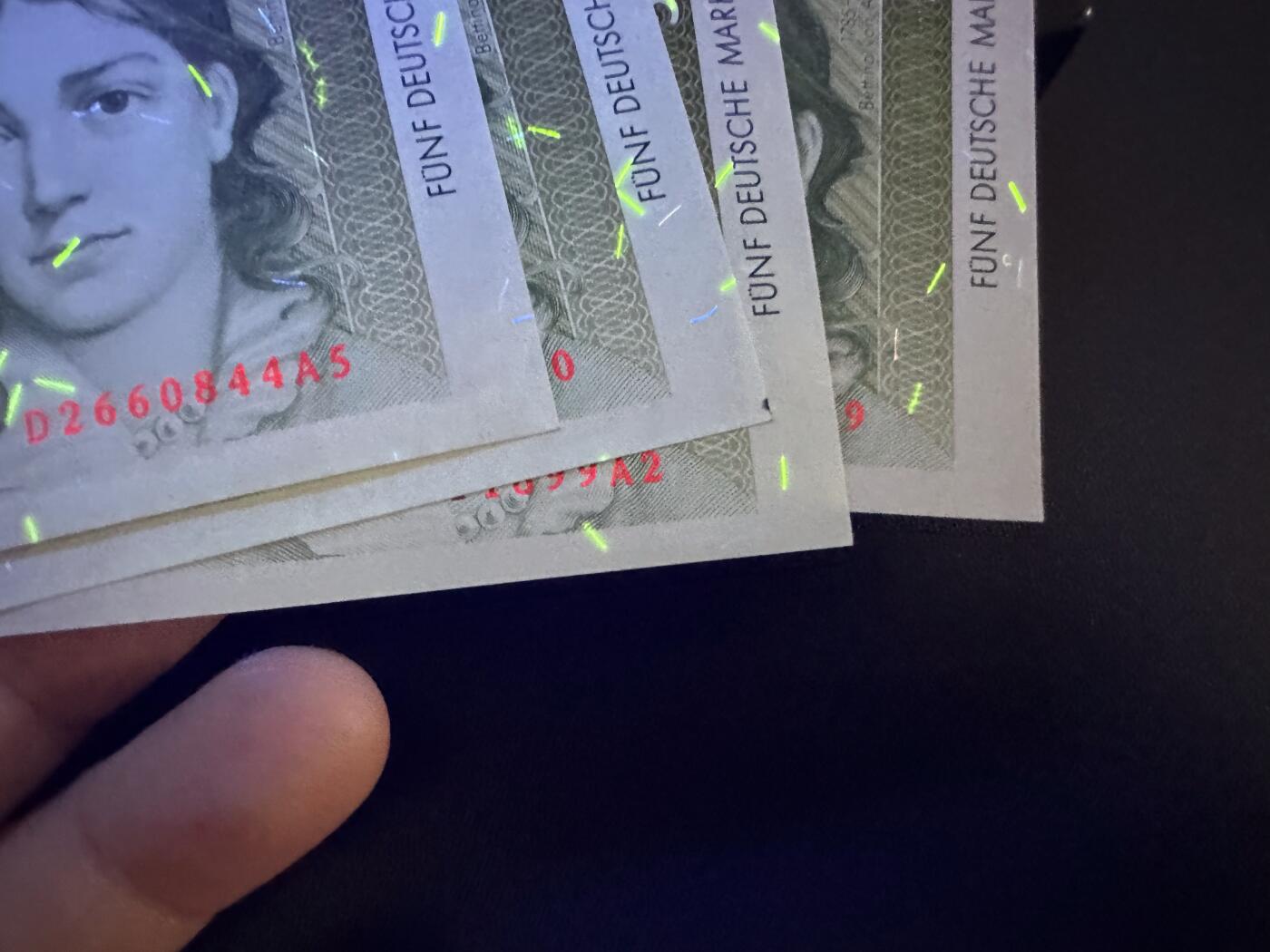 《外钞收藏家》第六百一十期（新年假期场/年后快递恢复正常再发货）（长期征集拍品、欢迎藏友们联系合作） 1991年德国末版5马克 5张一起 全新 有两张有轻微瑕疵