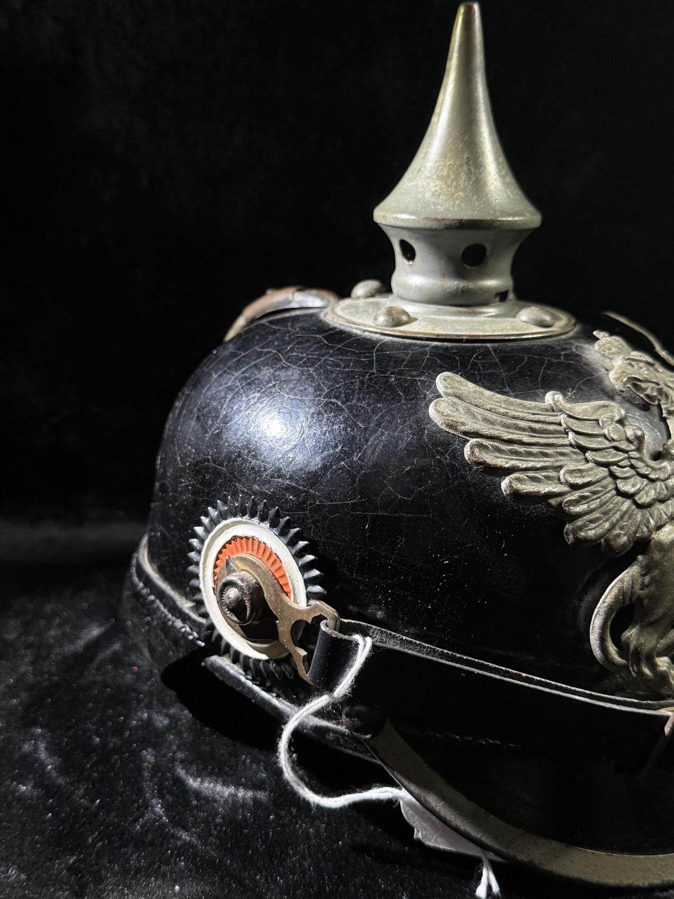 欢庆春节！戎马世界章牌大赏第111期春节大拍 巴登公国1915式尖顶盔，内部长轴约17cm，短轴约15cm