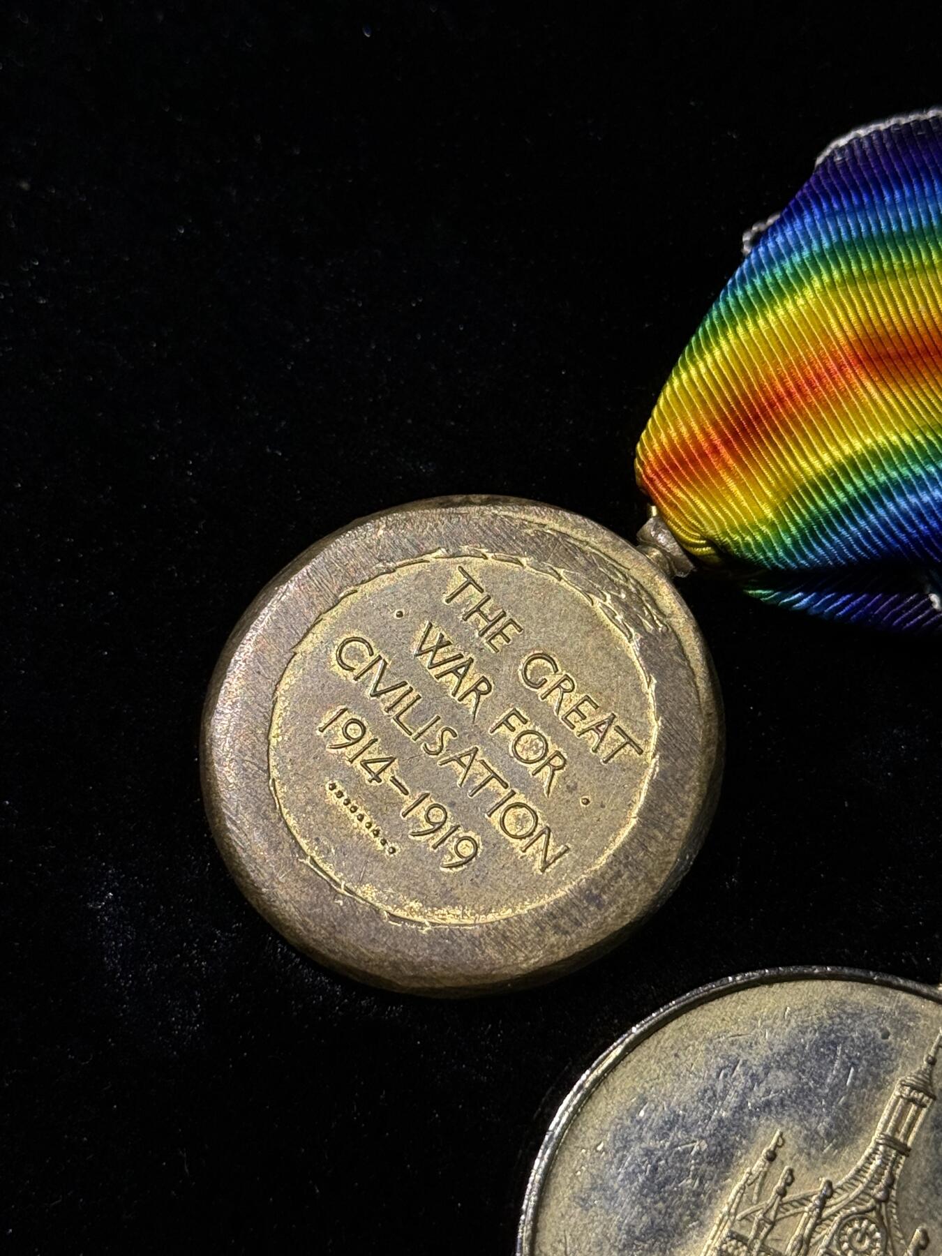 欢庆春节！戎马世界章牌大赏第111期春节大拍 英国奖章一组