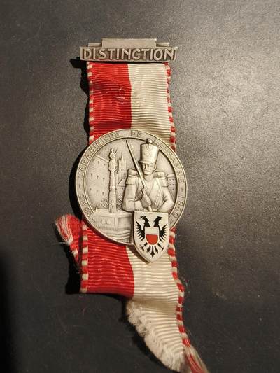 老王徽章第181期 - 瑞士洛桑宪兵杰出服务纪念章