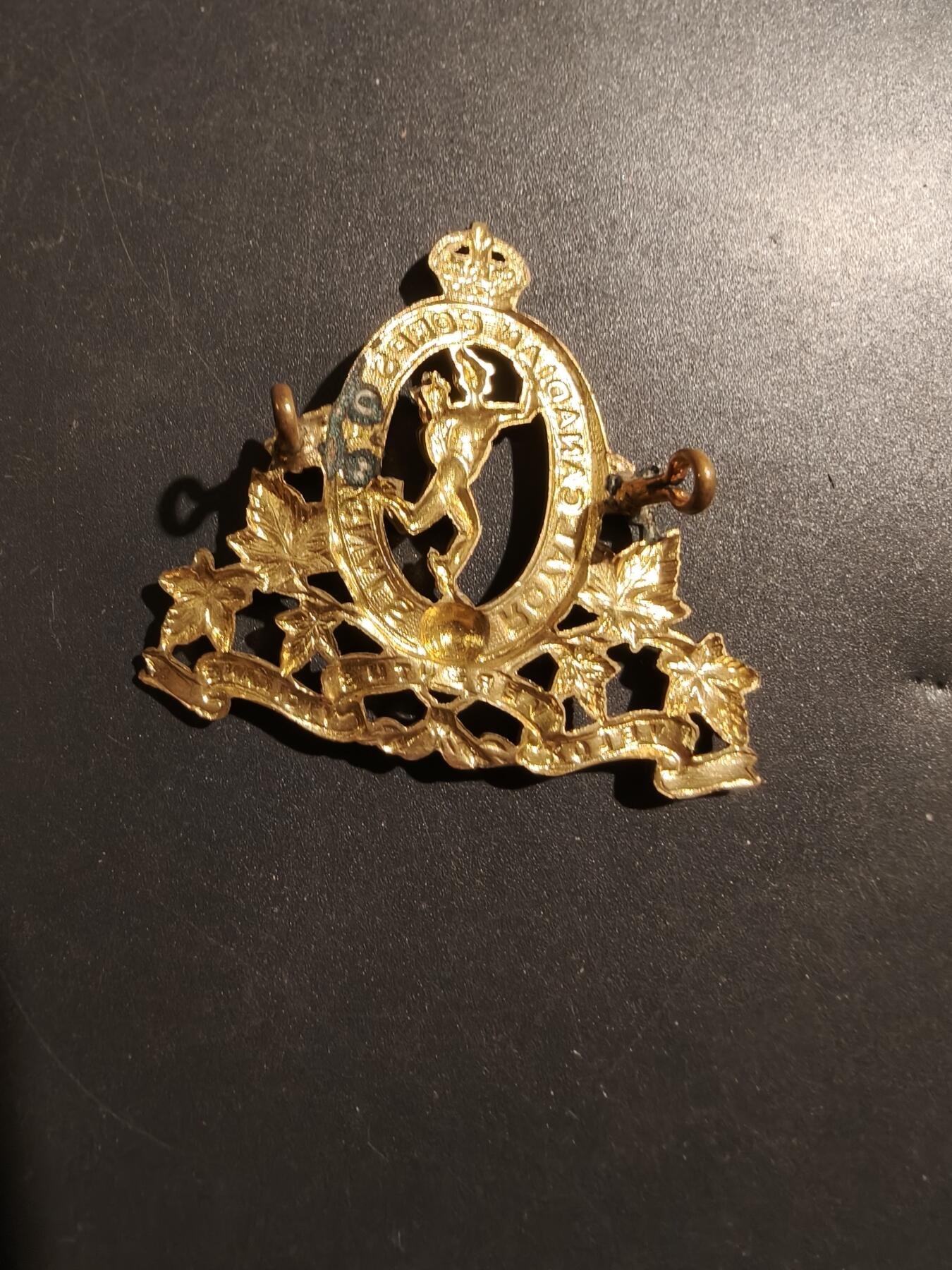 老王徽章第181期 英联邦加拿大皇家通信兵帽徽    一战时期