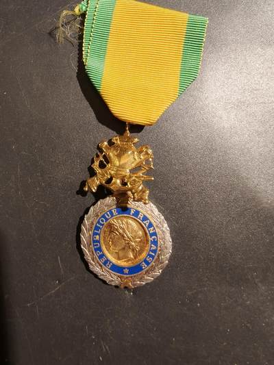 老王徽章第181期 - 法国军事奖章   四共时期