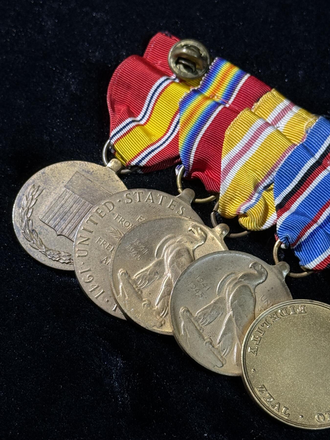 欢庆春节！戎马世界章牌大赏第111期春节大拍 美国海军良好服役联排