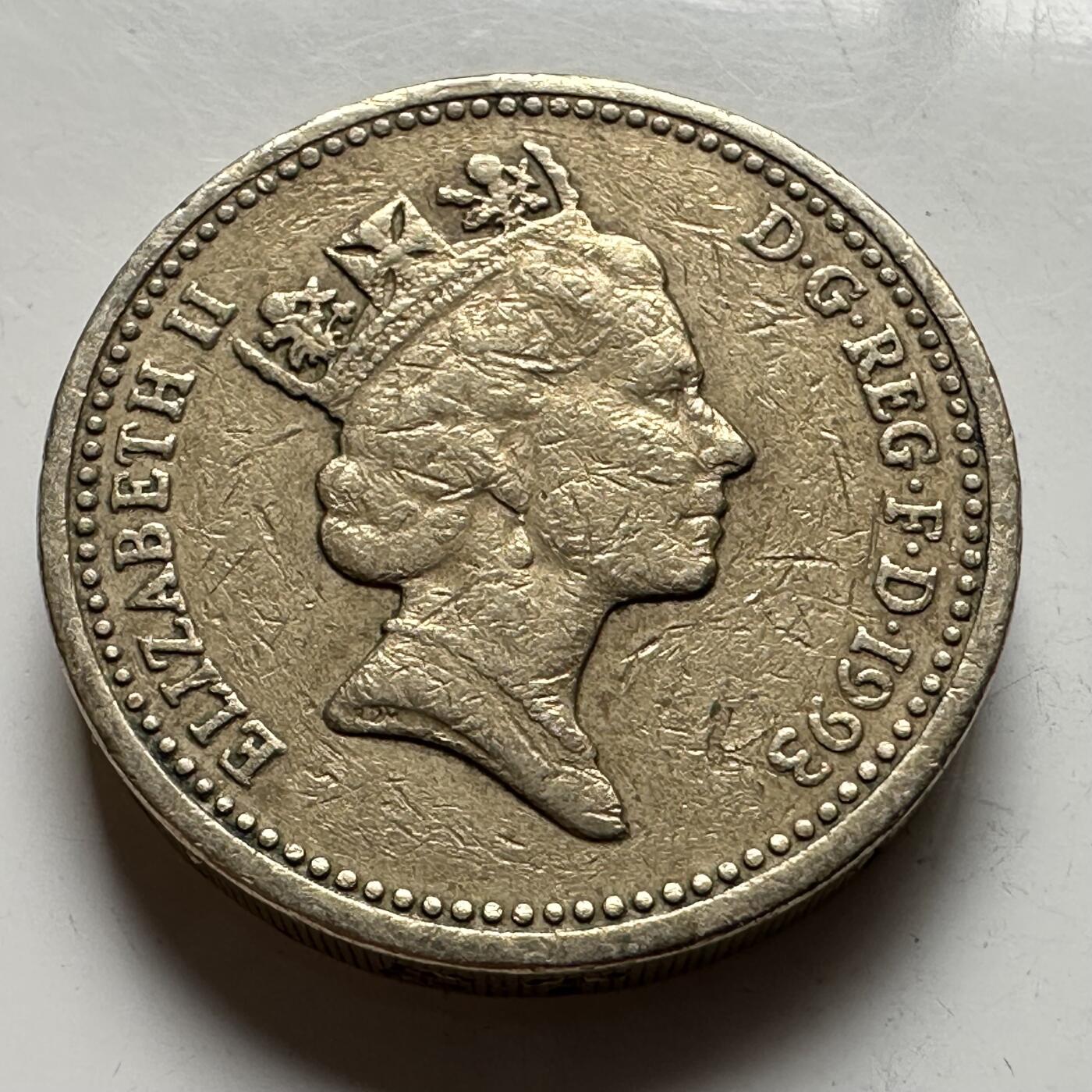 🌹外币初藏🌹🐯2026年第18场 快递将在12号停运 年前需发货的抓紧 ，年后正月十五恢复发货 英国1993年一英镑