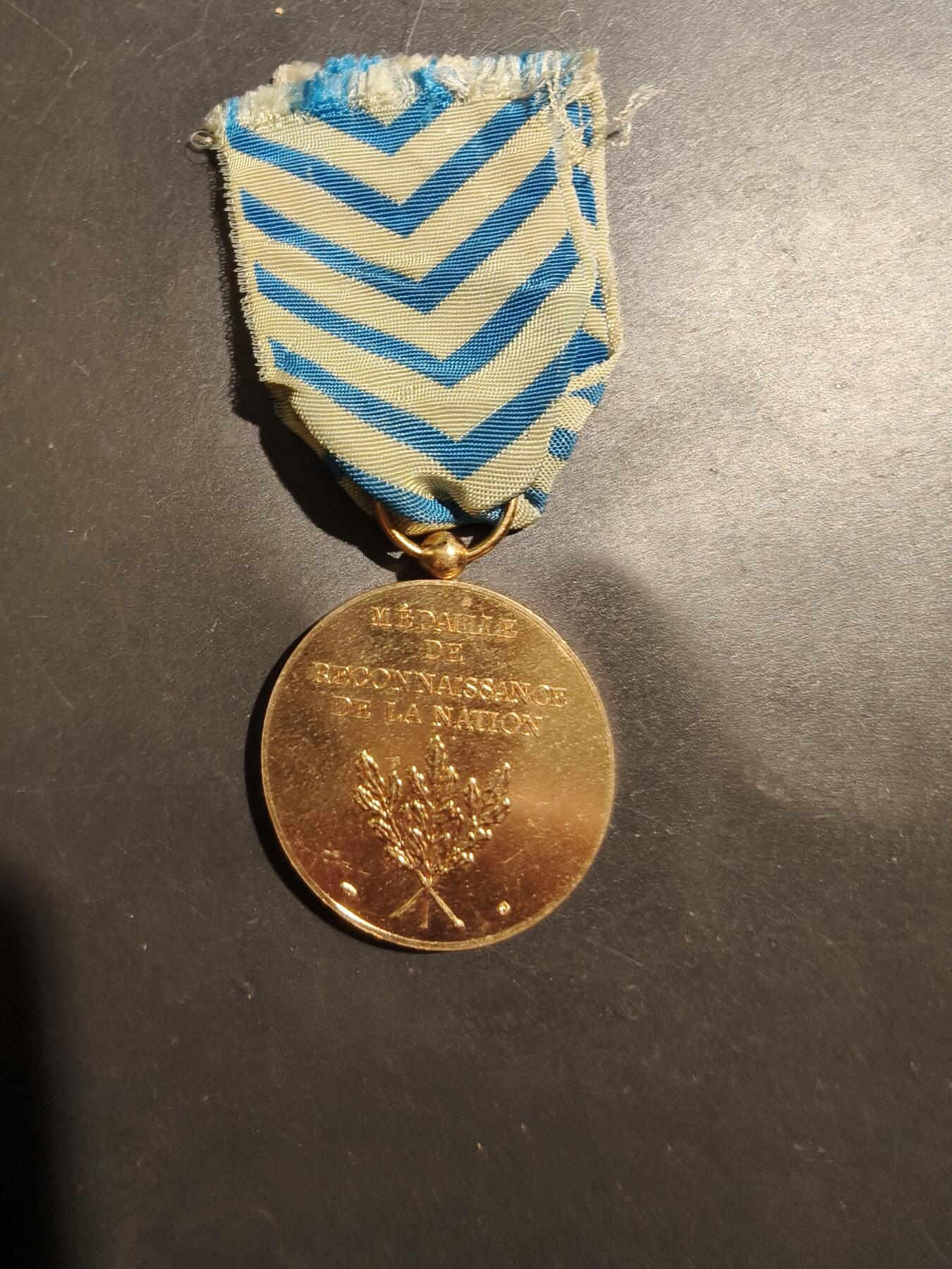 老王徽章第181期 法国北非安全行动老兵服役国家感恩纪念章