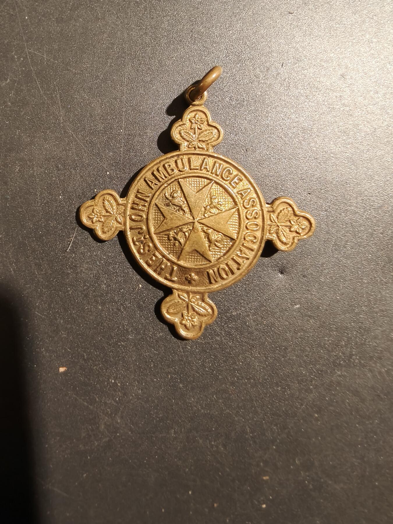 老王徽章第181期 英国圣约翰急救协会十字奖章    实发版