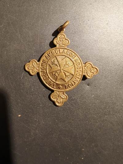 老王徽章第181期 - 英国圣约翰急救协会十字奖章    实发版