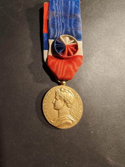 老王徽章第181期 - 法国金级劳工奖章    13g    950银镀金