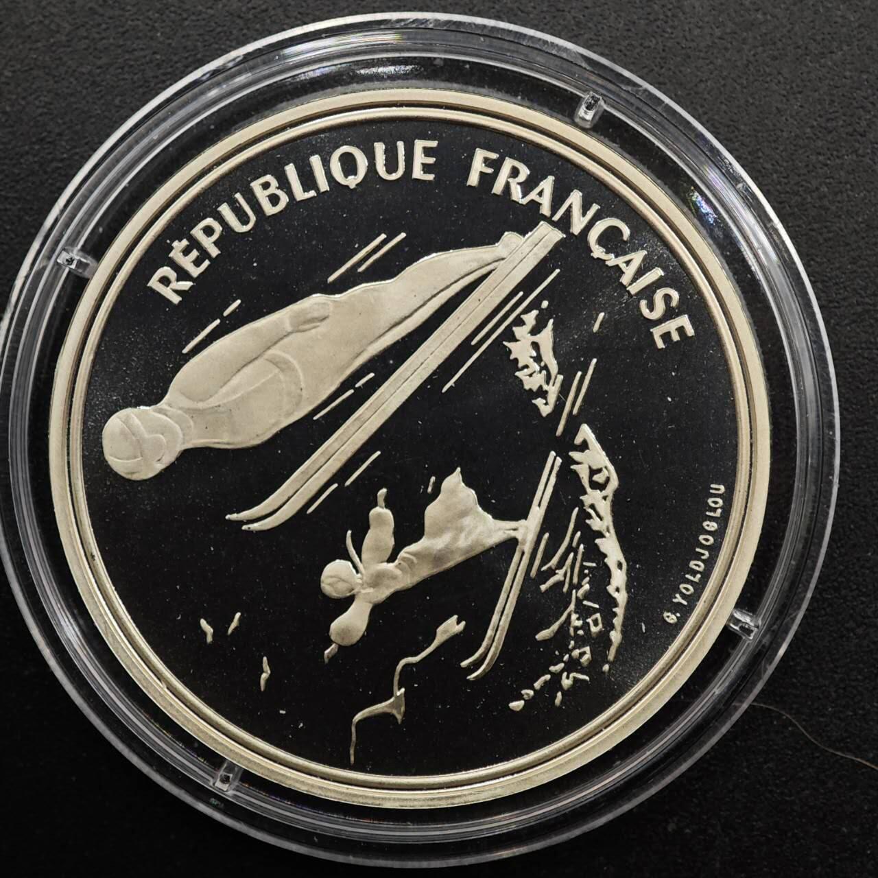 【淘币小摊】实时拍第八百七十拍   银币套币场    年前最后一场周一预留全部发出 本场无中意拍品可私信周日发货请更换最新收货地址不方便收货的请勿参拍或者顺丰到付 法国1990年100法郎精制银币 阿尔贝维尔冬奥会-跳台滑雪 22.2克900银