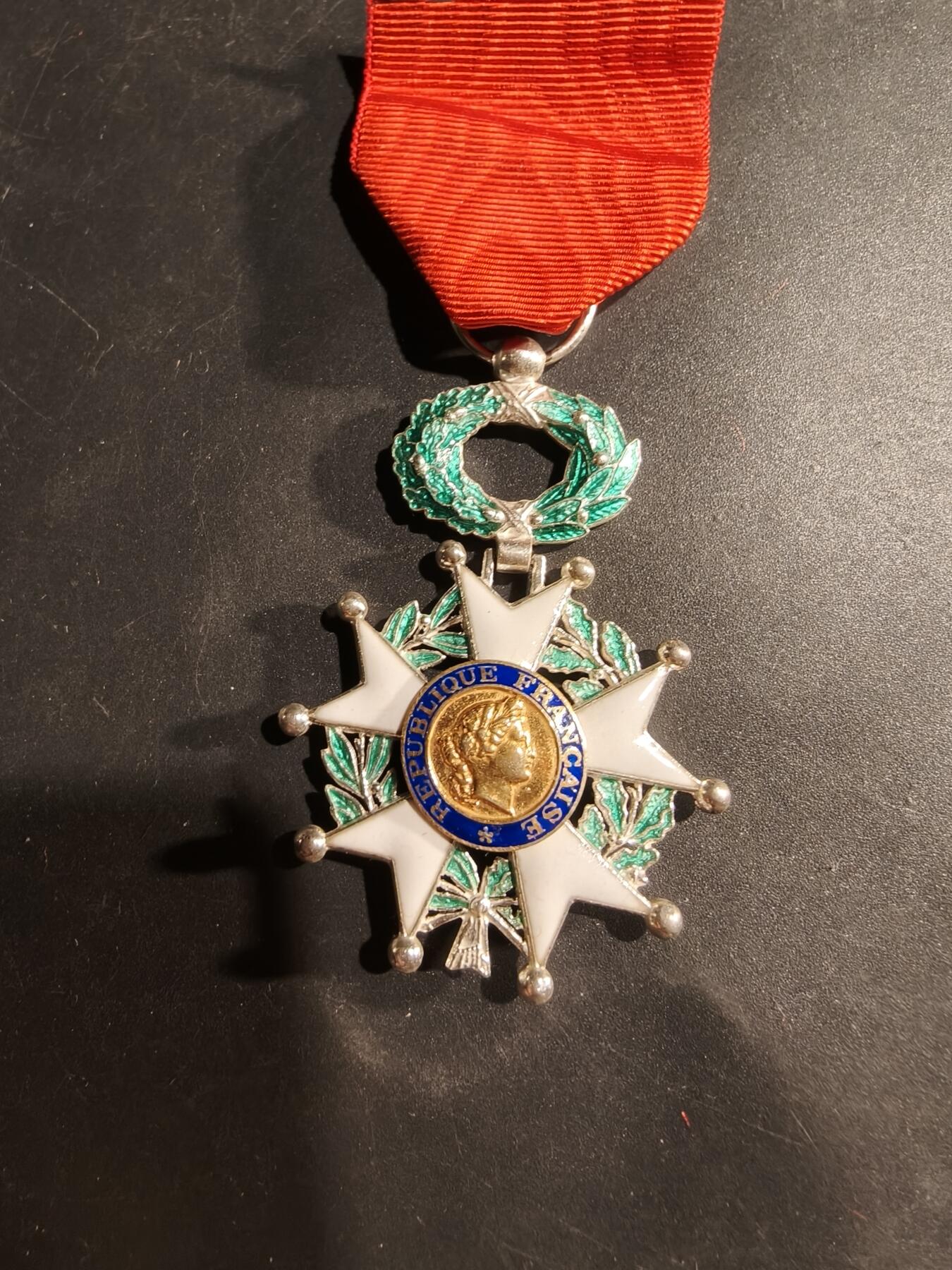 老王徽章第181期 法国骑士级荣誉军团勋章    原盒    早期950银质珐琅    五共版本